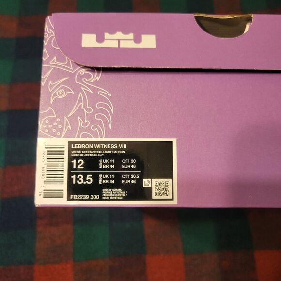 LEBRON WITNESS VIII MENS SIZE 12 WOMENS SIZE 13.5. main image 6
